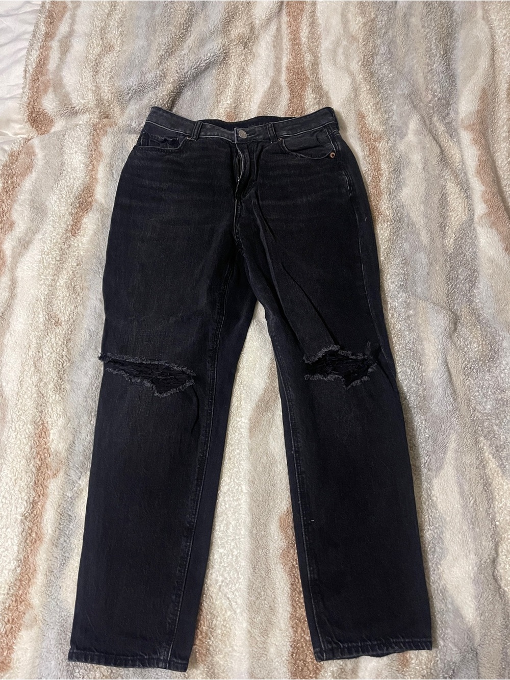 American Eagle Outfitters Black Distressed Straight-Leg Jeans